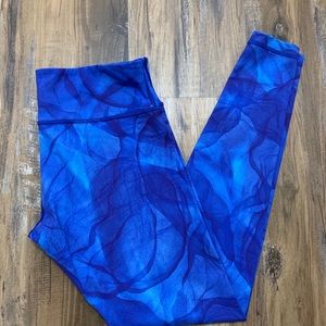 Lululemon blue swirled leggings